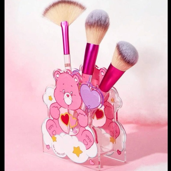 Care Bears Heart & Star Pattern Cosmetic Storage Box and 3 Piece Brush Set - Picture 7 of 13